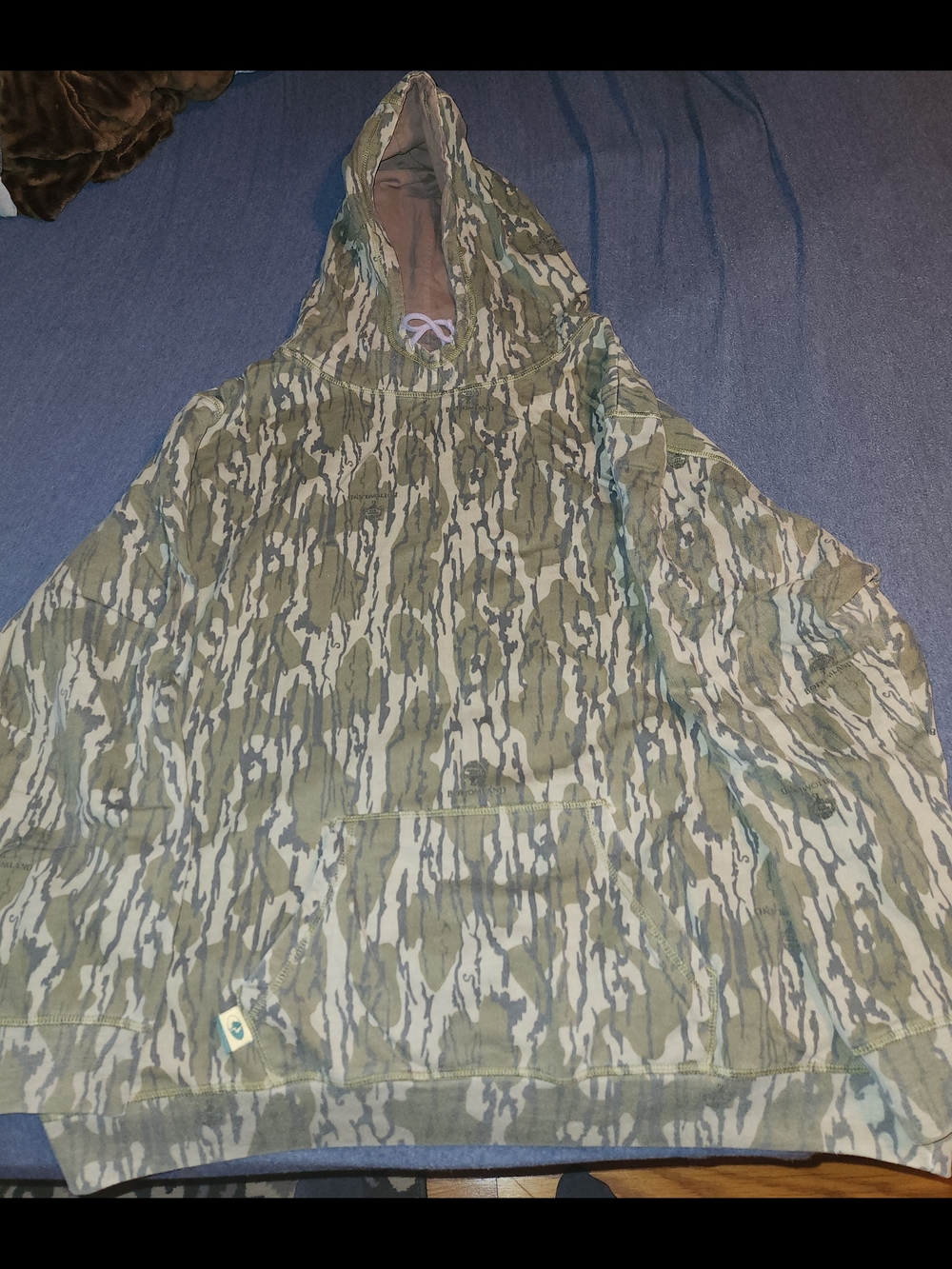 Mossy Oak Camo Hoodie - Picture 3 of 4